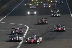 Départ, #5 Toyota Racing Toyota TS050 Hybrid: Anthony Davidson, Sébastien Buemi, Kazuki Nakajima mène
