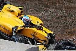 Jolyon Palmer, Renault Sport F1 Team RS16 chocó y queda fuera de la carrera