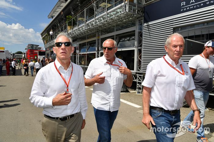 Dietrich Mateschitz, CEO y fundador de Red Bull y Dr Helmut Marko, Red Bull Motorsport Consultor