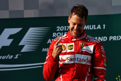 Podium : vainqueur Sebastian Vettel, Ferrari