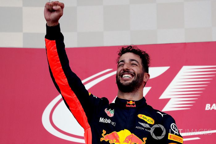 Podio: ganador de la carrera Daniel Ricciardo, Red Bull Racing