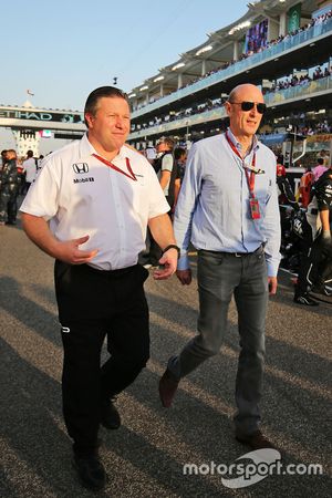 Zak Brown, Director Ejecutivo de McLaren con Donald Mackenzie, CVC Capital Partners gestión socio, C