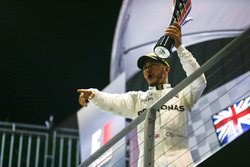 Подиум: победитель Льюис Хэмилтон, Mercedes AMG F1