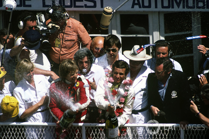 Podium: Jacky Ickx, Derek Bell, Porsche 936/81