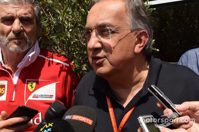 Maurizio Arrivabene, director de la Scuderia Ferrari, Sergio Marchionne, Presidente Ferrari y CEO Fiat