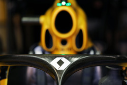 Renault Sport F1 Team RS16 з встановленим захистом кокпіту Halo