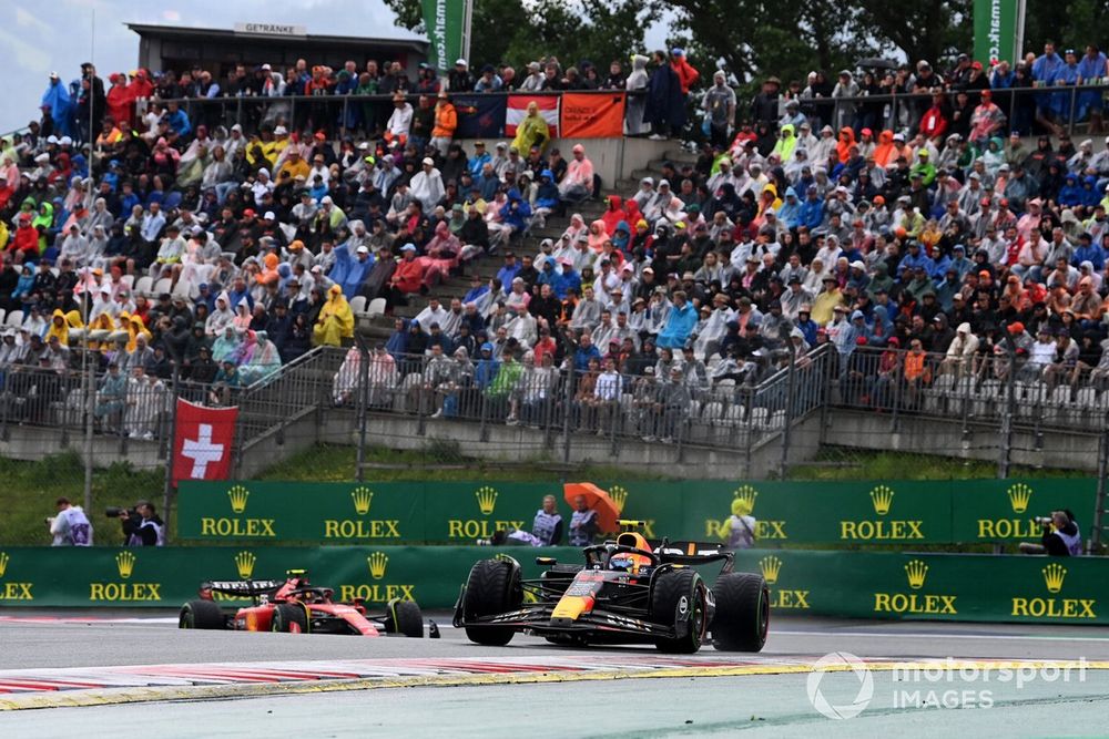 Sergio Perez, Red Bull Racing RB19, Carlos Sainz, Ferrari SF-23