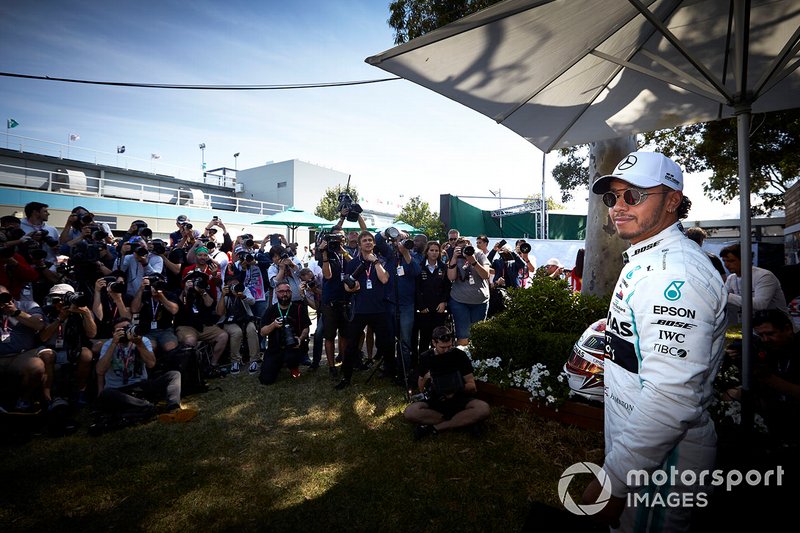 Lewis Hamilton, Mercedes AMG F1 with photographers