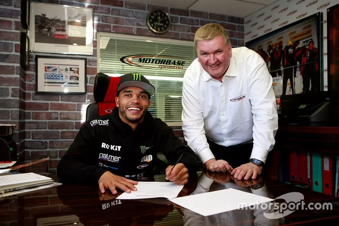 Nic Hamilton, Motorbase Performance, David Bartrum, Motorbase Performance director del equipo