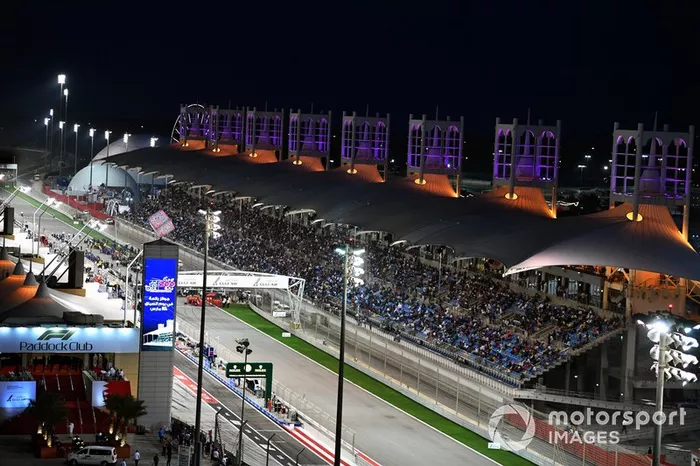 No dia seguinte à notícia de Austin, o GP do Bahrein, que anunciou que vai realizar a etapa com portões fechados, para evitar a disseminação do COVID-19 pelo país. A decisão foi tomada para inibir a vinda de estrangeiros ao Bahrein