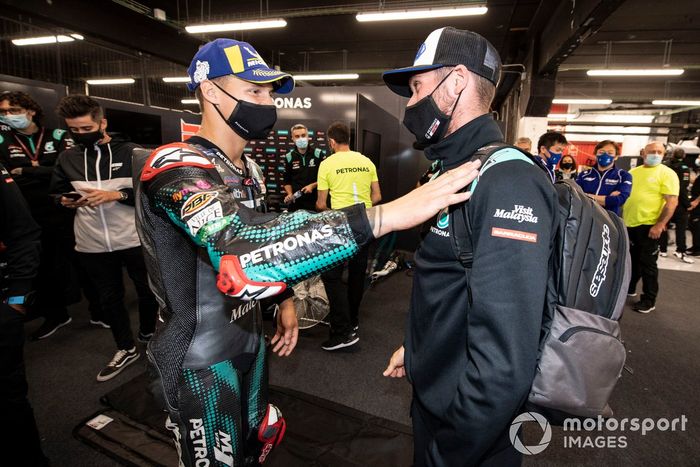 Ganador Fabio Quartararo, Petronas Yamaha SRT y Jake Dixon