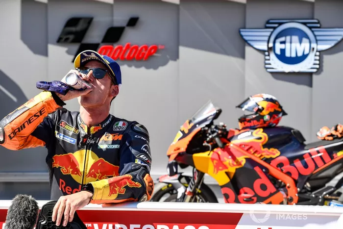 Ganador de la pole Pol Espargaró, Red Bull KTM Factory Racing 