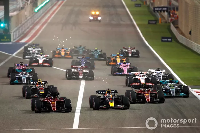 Arrancada Charles Leclerc, Ferrari F1-75, Max Verstappen, Red Bull Racing RB18, Carlos Sainz Jr., Ferrari F1-75, Lewis Hamilton, Mercedes W13, Sergio Pérez, Red Bull Racing RB18