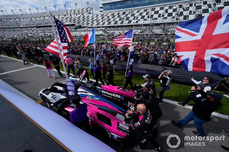 #60 Meyer Shank Racing w/ Curb Agajanian Acura ARX-06: Tom Blomqvist, Colin Braun, Helio Castroneves, Simon Pagenaud