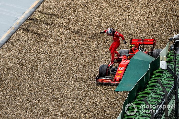 Choque de Charles Leclerc, Ferrari SF90 lo deja fuera de la carrera