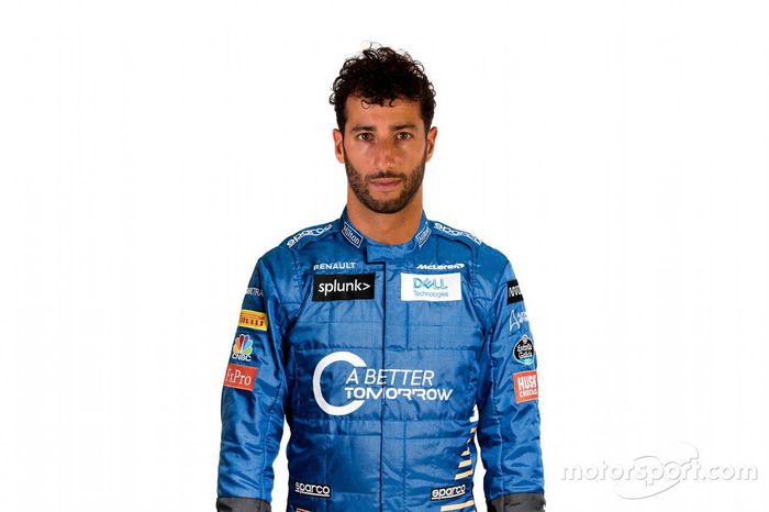 Montaje de Daniel Ricciardo con el mono de McLaren