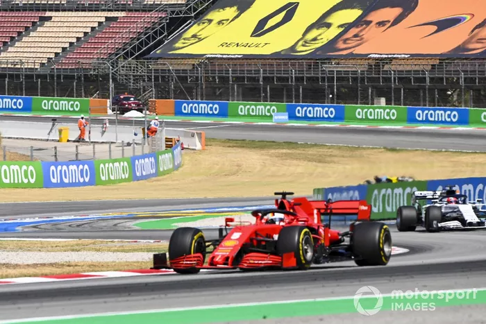 Sebastian Vettel, Ferrari SF1000, Daniil Kvyat, AlphaTauri AT01