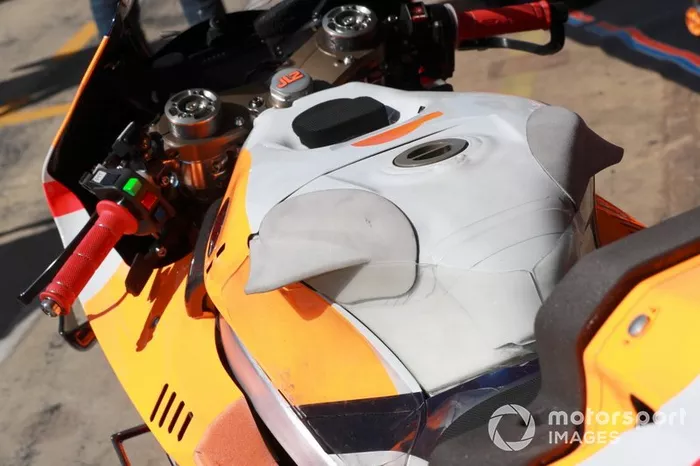 Jorge Lorenzo, Repsol Honda Team Honda tank