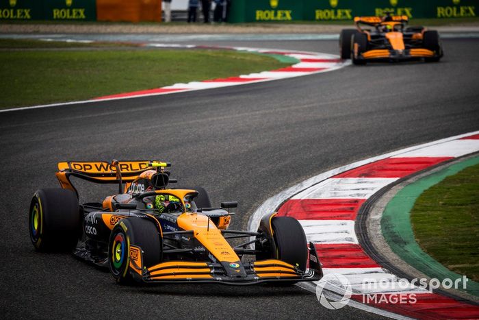Lando Norris, McLaren MCL38, Oscar Piastri