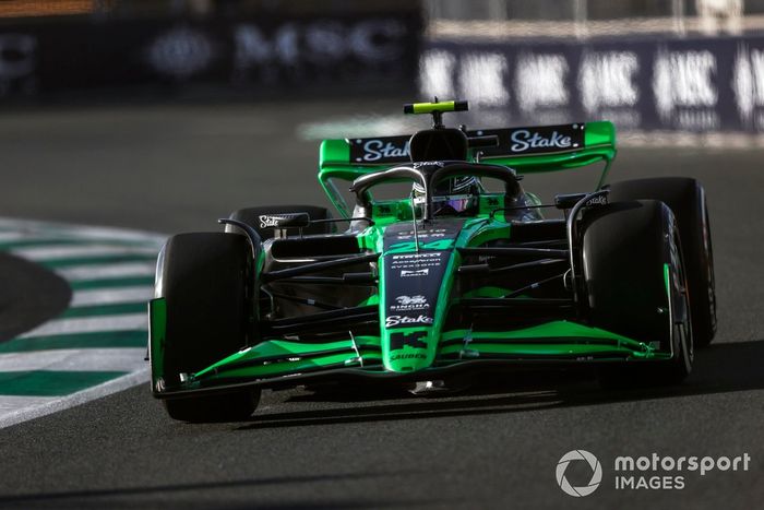 Zhou Guanyu, Stake F1 Team Kick Sauber C44