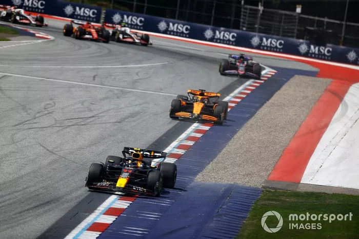 Sergio Pérez, Red Bull Racing RB20, Oscar Piastri, McLaren MCL38, Esteban Ocon, Alpine A524, Charles Leclerc, Ferrari SF-24, Nico Hulkenberg, Haas VF-24.