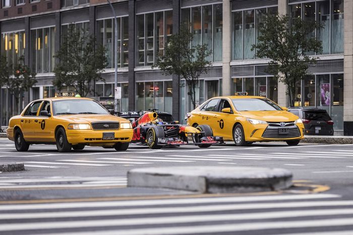 El RB7 de Red Bull Racing en la ciudad de Nueva York