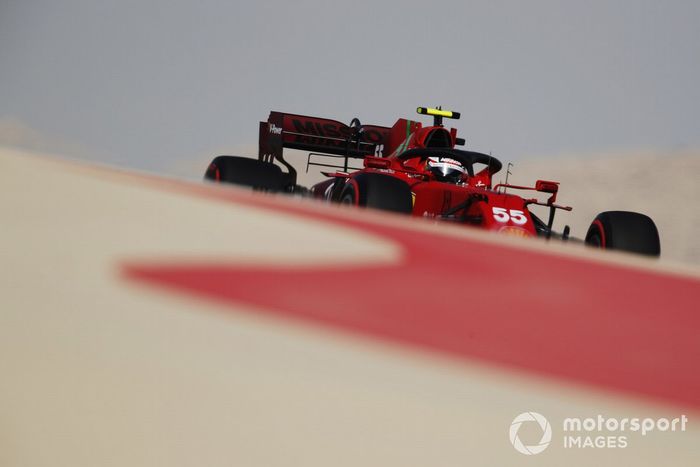 Carlos Sainz Jr., Ferrari SF21