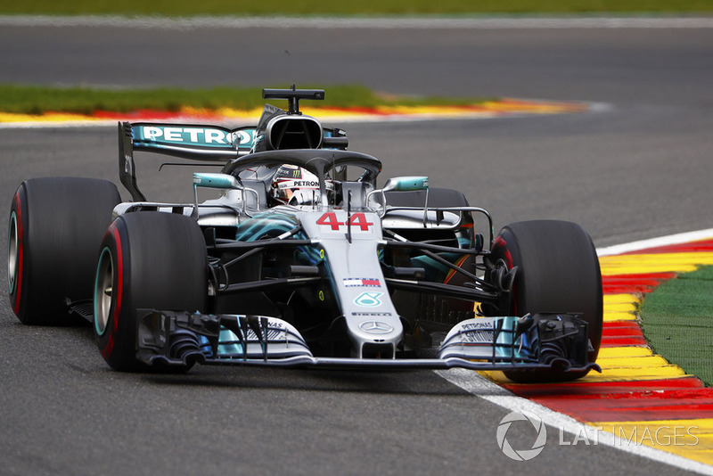 Sem conseguir alcançar o alemão, Hamilton teve de se contentar com o segundo lugar