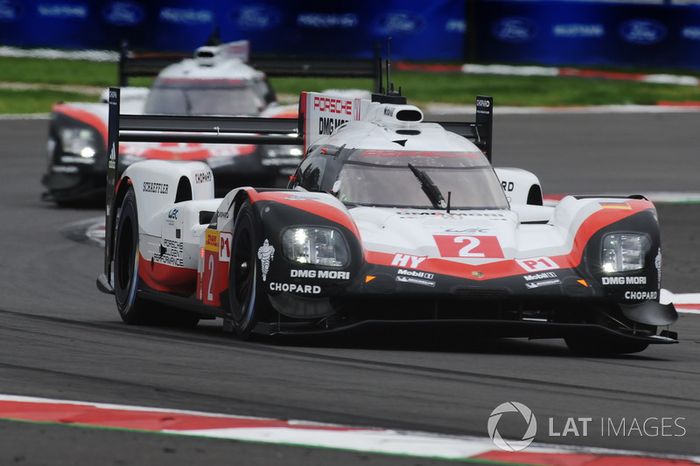 #2 Porsche Team Porsche 919 Hybrid: Timo Bernhard, Earl Bamber, Brendon Hartley