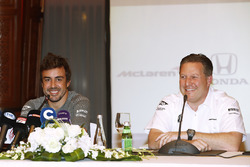 Fernando Alonso, McLaren; Zak Brown, McLaren-Chef