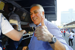 Lawrence Stroll gives a thumbs up after his son's third place finish