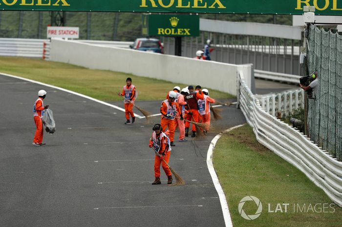 Comisarios barren Suzuka