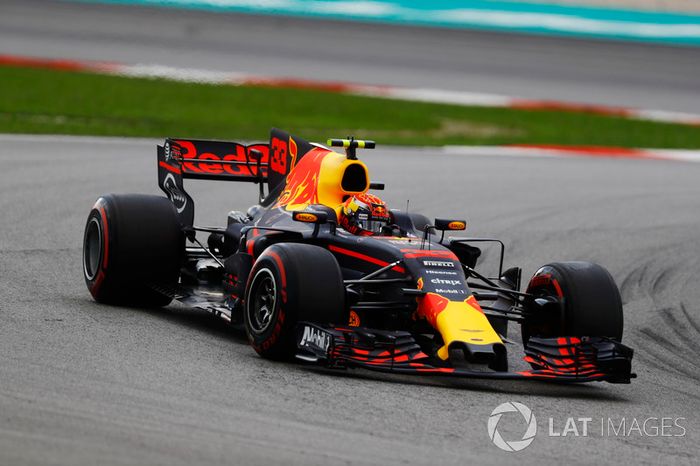 Max Verstappen conseguiu superar seu companheiro de equipe e abrirá a segunda fila.