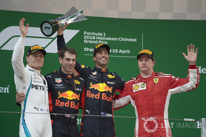 Podium: race winner Daniel Ricciardo, Red Bull Racing, second place Valtteri Bottas, Mercedes-AMG F1, third place Kimi Raikkonen, Ferrari, Chris Gent, race engineer