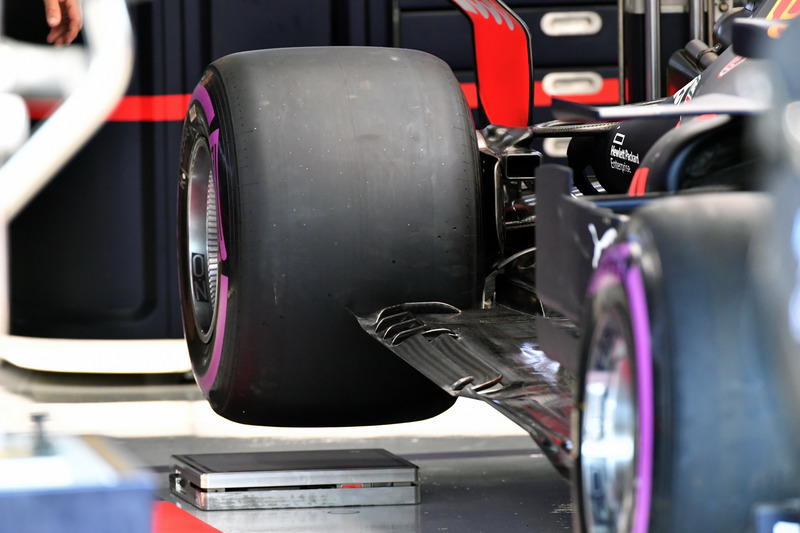 Red Bull Racing RB14 rear floor