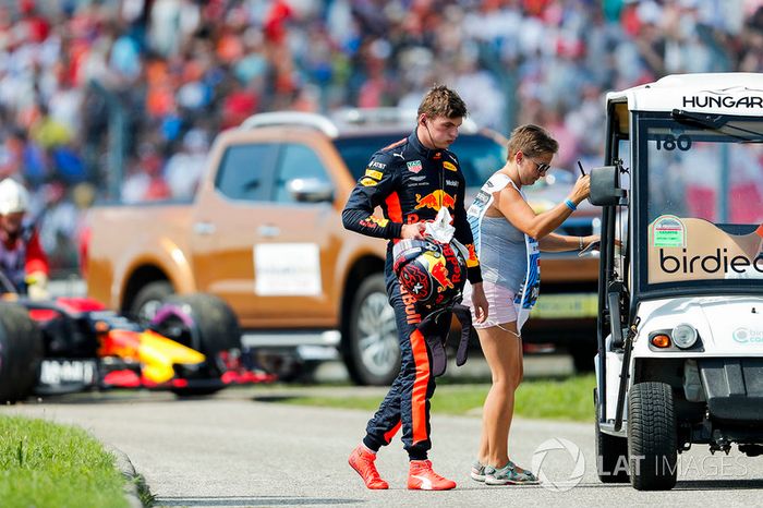 Max Verstappen, Red Bull Racing, abandona