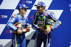 Gandor de la pole Valentino Rossi, Yamaha Factory Racing, segundo clasificado Maverick Viñales, Team