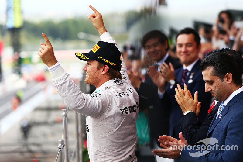 Переможець Ніко Росберг, Mercedes AMG F1 на подіумі
