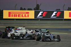 Старт: Ніко Росберг, Mercedes AMG F1 Team W07, Валттері Боттас, Williams FW38 і Льюіс Хемілтон, Merc