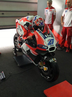 Casey Stoner, Ducati Desmosedici GP15