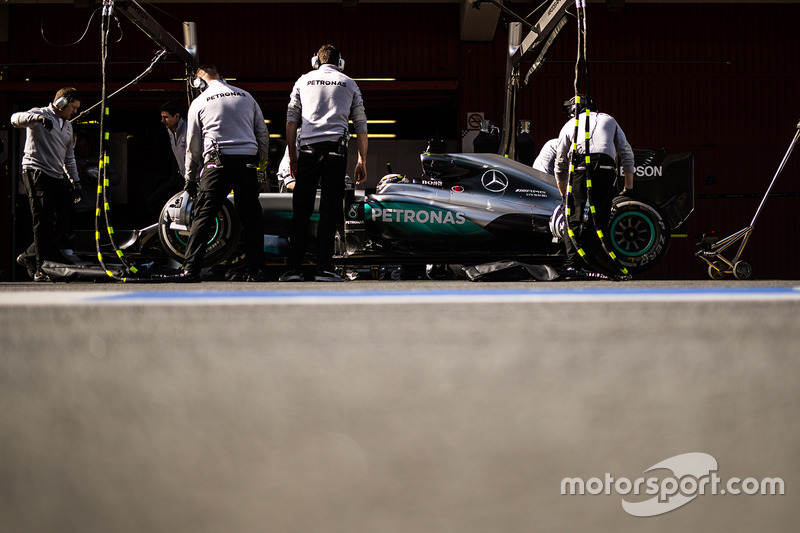 Lewis Hamilton, Mercedes AMG F1 W07 Hybrid