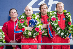 LMGT Am Podio: ganadores de clase #62 Scuderia Corsa Ferrari 458 Italia: Bill Sweedler, Jeff Segal,