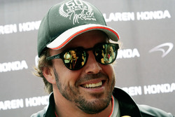 Fernando Alonso, McLaren con los medios
