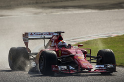 Себастьян Феттель, Ferrari, тестує шини Pirelli зразку 2017 року