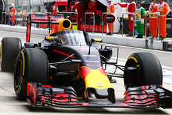 Daniel Ricciardo, Red Bull Racing RB12 met Aeroscreen