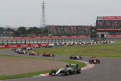 Nico Rosberg, Mercedes AMG F1 W07 Hybrid führt am Start