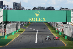 Lewis Hamilton, Mercedes AMG F1 Team W07 and Sebastian Vettel, Ferrari SF16-H battle for position