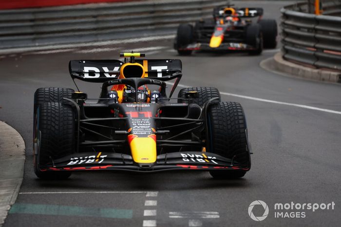 Sergio Pérez, Red Bull Racing RB18, Max Verstappen, Red Bull Racing RB18