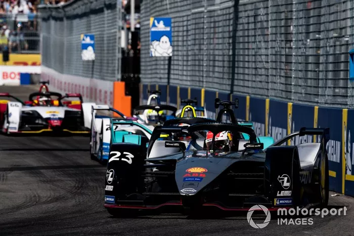 Sébastien Buemi, Nissan e.Dams, Nissan IMO1 Alex Lynn, Panasonic Jaguar Racing, Jaguar I-Type 3, Alexander Sims, BMW I Andretti Motorsports, BMW iFE.18 
