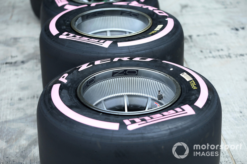 Des pneus Pirelli